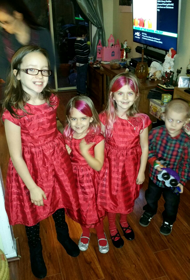 2015 KELLEY FAMILY POLLYANA CHRISTMAS PARTY - JULIEANNA-HELENA-KADIE-LOGAN