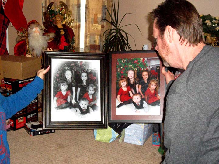 Christmas z Day 2012 - 2 Photos of Evie Julieanna Kadie Helena Logan at Robins House