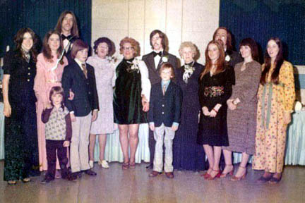 dan wedding family pic
