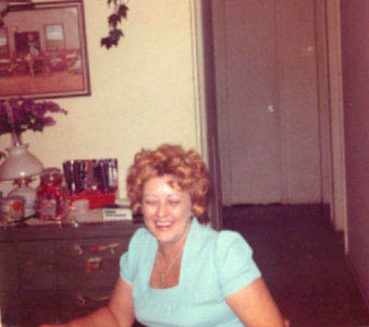 Mom1971-3d