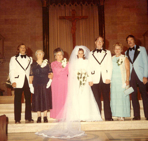 Tom & Jeanett's family wedding photo