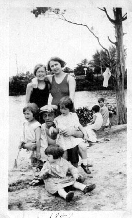 Marion - Doris - Aunt Emily - Uncle Frank - Aunt Betty Meyer with cousin Lydia Sandberg 1929