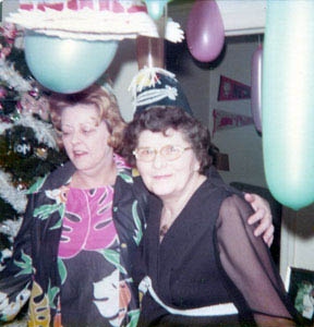 Marion Meyer Kelley with her mother Elsie McMullen Morgan 1974