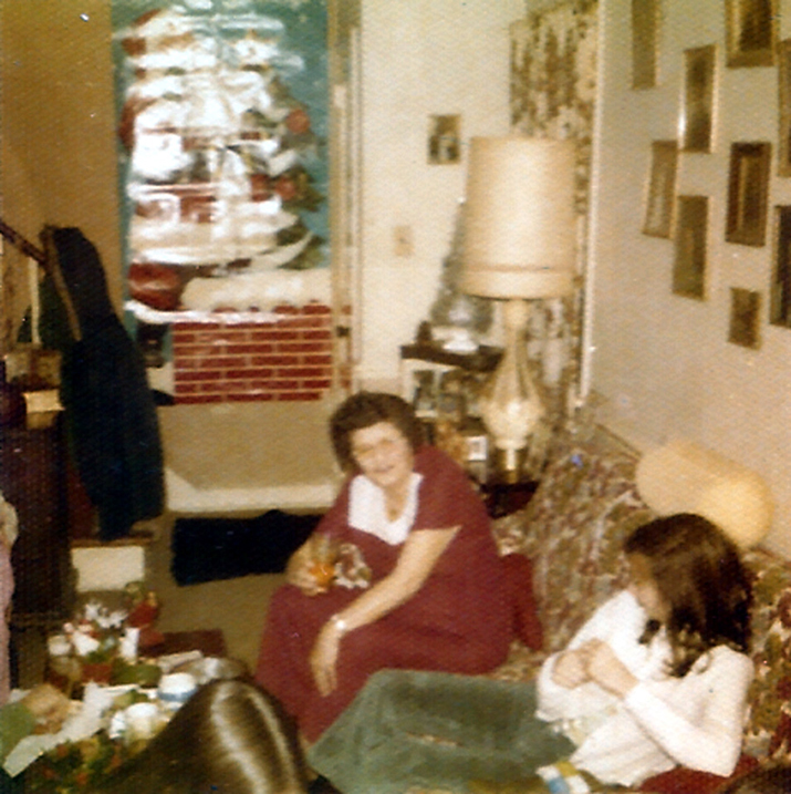 GRANDMOM MORGAN IN DAVE KELLEYS LIVING ROOM AT CHRISTMAS EARLY 1970S