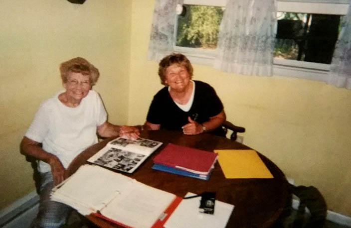 AUNT DORIS AND AUNT AILEEN AT IN WILDWOOD HOME AUTUMN 2002