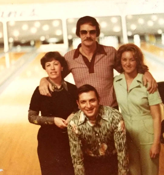 DAVE KELLEY WITH BOWLING TEAM 1990s