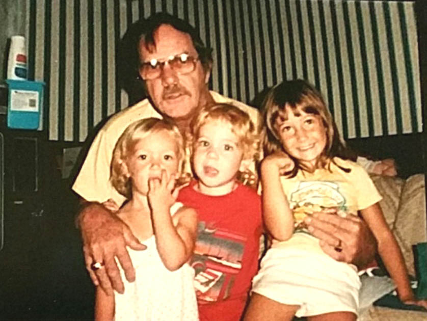 DAVE KELLEY WITH HIS GRANDSON JOSEPH-GRANDAUGHTERS LINDAYS AND STEPHANIE EARLY 1980S