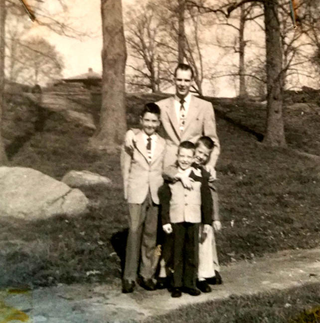 DAVE KELLEY WITH HIS SONS TOMMY - DANNY - MICKY MID 1950S