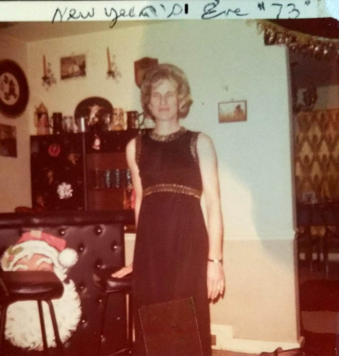 DAVE KELLEYS GIRLFRIEND MARY IN LIVING RM OF VILONE VILLAGE ELSMERE HOME NEW YEARS EVE 1973