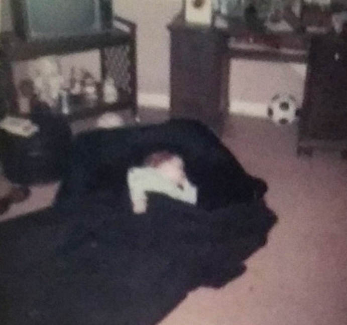 JASON BLEVINS IN HIS GRANDFATHER DAVE KELLEYS VILONE VILLAGE HOME MID 1970S