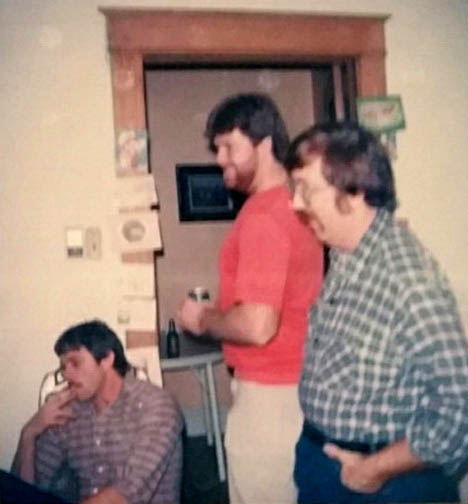 JIM AND TOM KELLEY WITH BROTHER-IN-LAW LARRY BLEVINS MID 1980S