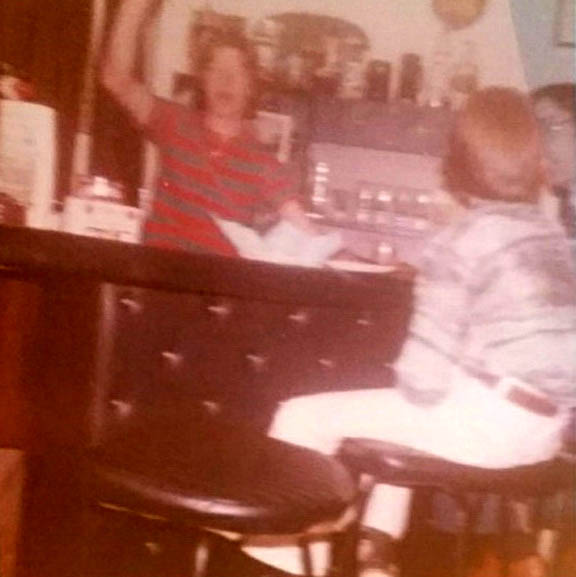 JIM-JACK-DAN KELLEY AT THEIR FATHERS VILONE VILLAGE HOUSE EARLY 1970S