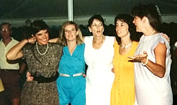 KATHY KELLEY WITH HER SISTERS AT HER WEDDING IN THE MID 1980S