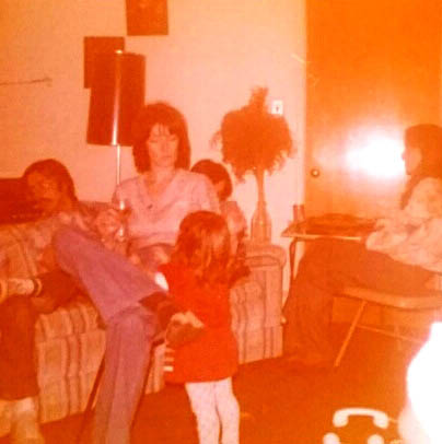 KATHY-DANNY-MAUREEN MARYLAND AVE APARTMENT MID 1970S