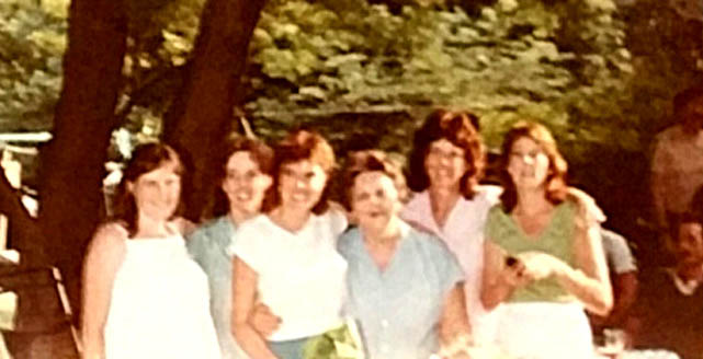 MARION KELLEY WITH DAUGHTERS MID 1980S